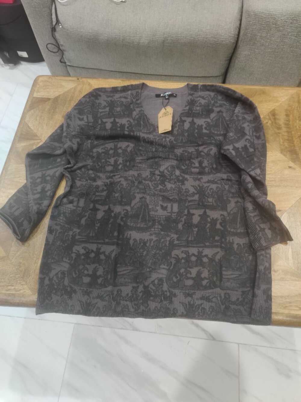 Disturbia oversized sweater size XL New